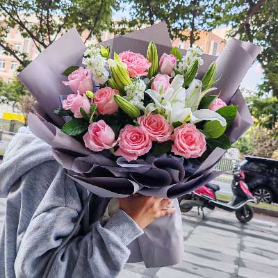 长沙11朵戴安娜粉玫瑰百合，与你一起追逐梦想