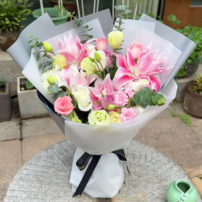 长沙9朵玫瑰混搭百合，爱恋纯真无邪