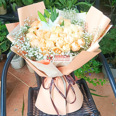 长沙33朵香槟玫瑰百合，心里永远是你